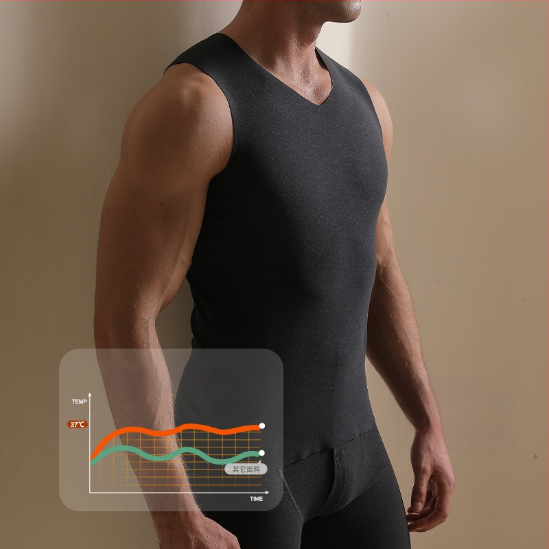 Pánska termálna vesta s V-krkom, fleece podšívka, pletené tkanivo, stredná dĺžka, polyester-spandex (90–95% polyesteru)