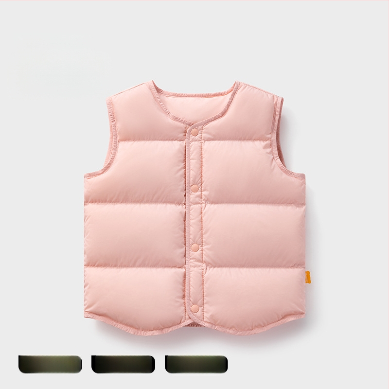 Detská ľahká perová vesta bez rukávov na zimu; výplň: 90% bieleho kačacieho down; vonkajší materiál a podšívka z nylonu; stredná dĺžka, voľný strih; pre deti vo veku 1–3 rokov.