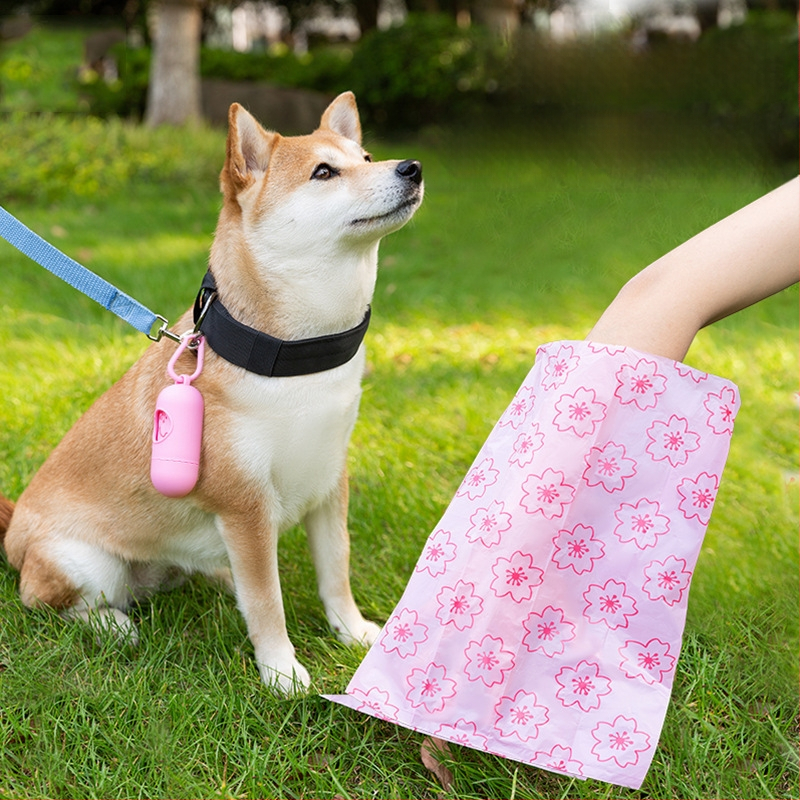 Rolované vrecká na výkaly pre domáce zvieratá, biologicky rozložiteľný materiál, štandardná hrúbka, vhodné pre súkromné značky