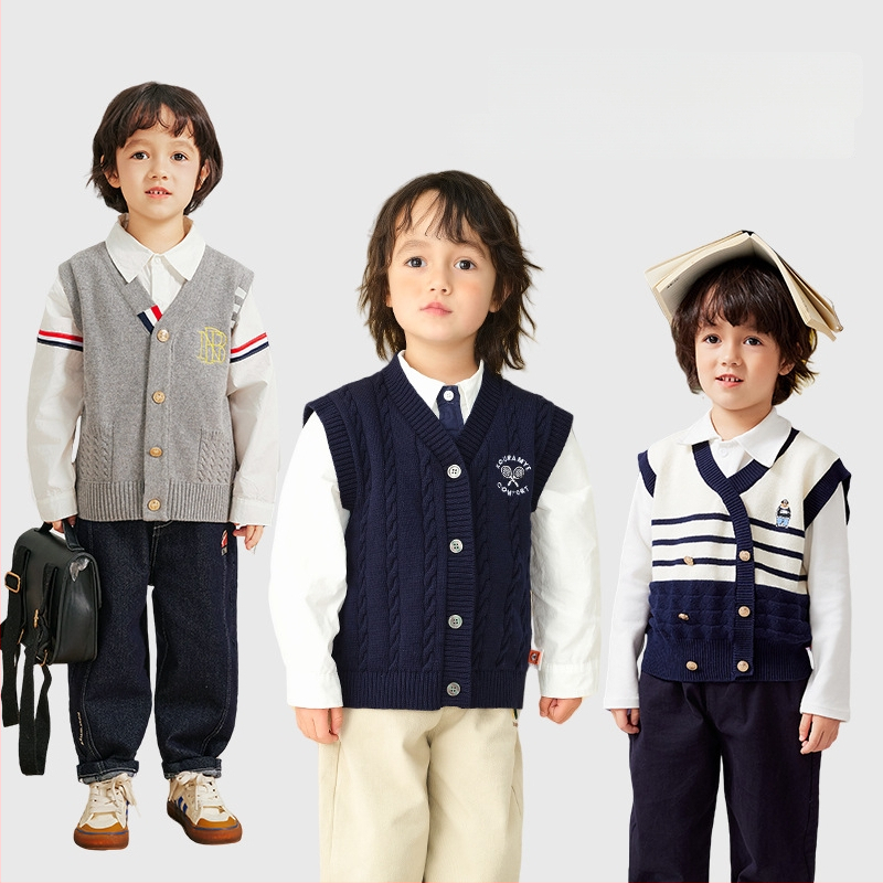 Detská bezruková pletená vesta, 100% bavlna, výstrih do V, zapínanie na gombíky, jar–jeseň, vek 3–8 rokov