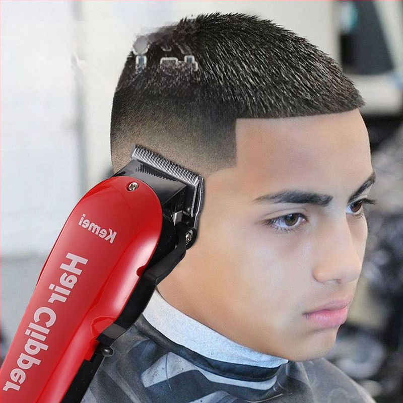 Zastrihávač vlas KM-706Z – nabíjateľný, s kefovým motorom, výdrž batérie 6–8 hodín, čepeľ z vysokouhlíkovej ocele, nízka hlučnosť