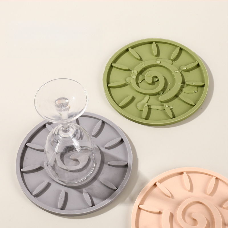 Silikónové kruhové podložky pod taniere – teplovzdorné, jednofarebný dizajn, Ainori, uvedené 2023