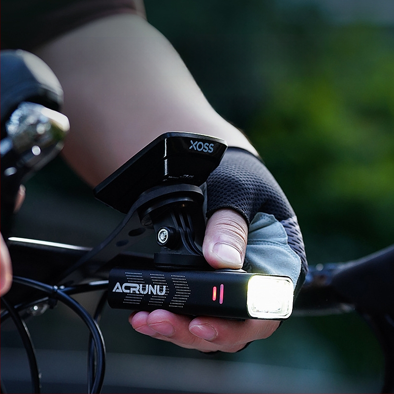 ACRUNU predné bicyklové svetlo so širokým lúčom – nepremokavé, 110 g, rozmery 10.4×3.4×2.3 cm