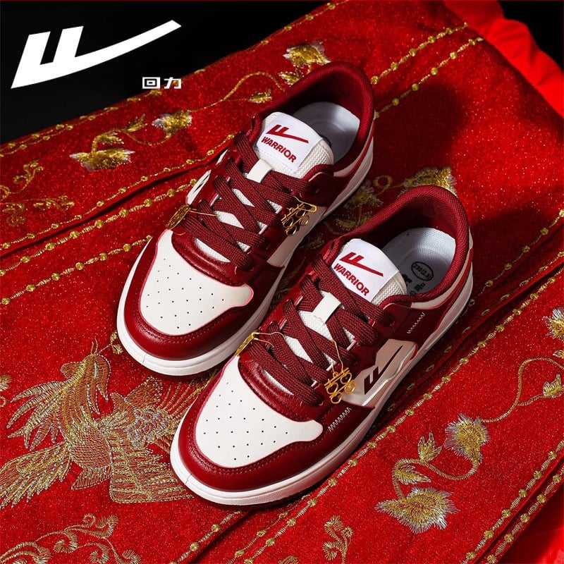 Reebok unisex nízke tenisky — zaoblená špička, vrchný materiál: syntetická koža, zapínanie na šnúrky