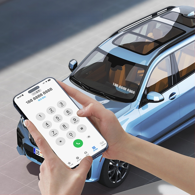 2-v-1 parkovací znak s pohyblivým číslovým štítkom pre telefón na vozidle, kovová konštrukcia, možnosť tlače loga