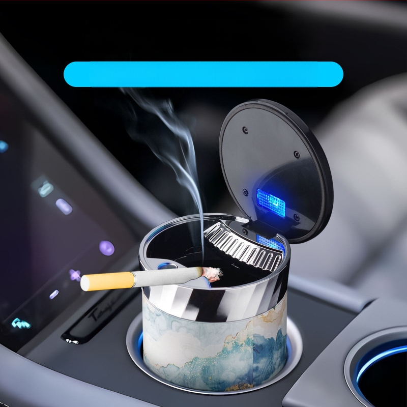 FOGSON automobilová popolník s viečkom a LED, kovový, prenosný, viacfunkčný, skladovanie
