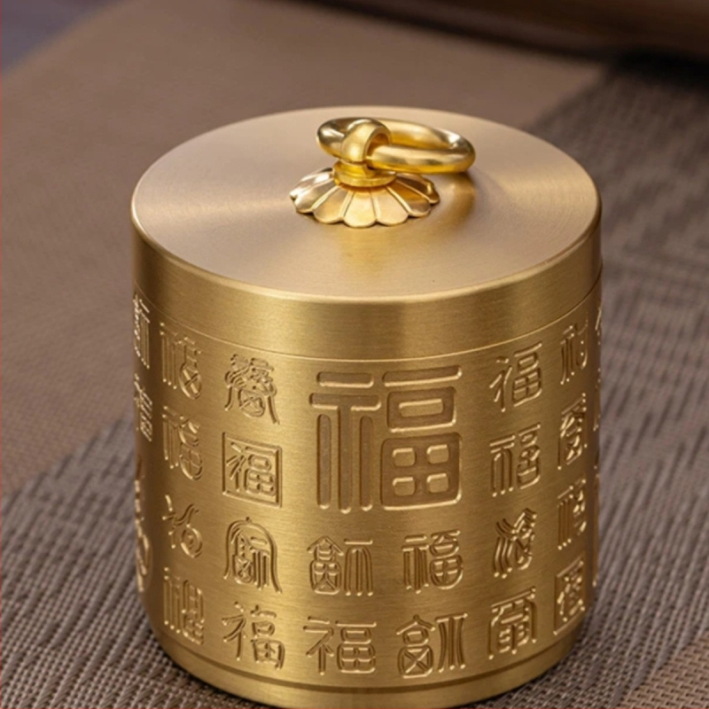 Meďný popolník s viečkom, vyrezávané detaily, model 985, kód produktu F98T69JS7M78T9