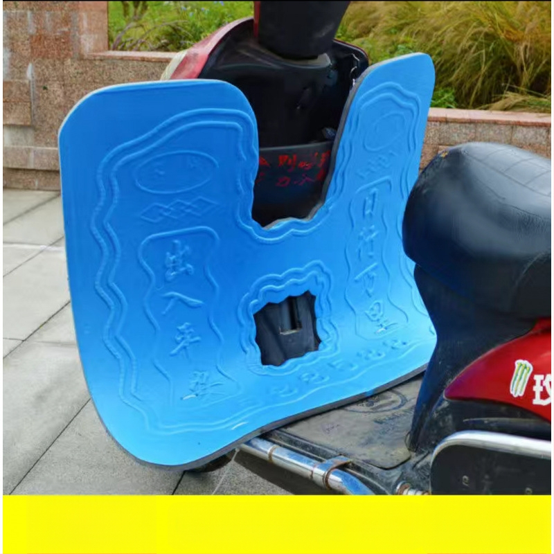 Veterný diflektor s penovým štítom pre elektrické skútre — ochrana predného nárazníka, univerzálna ochrana proti blatu