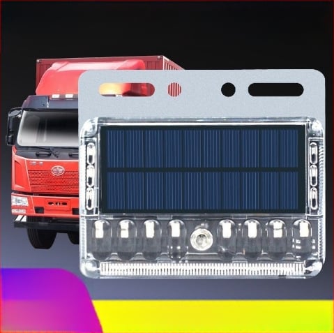 LED zadné svetlo nákladného auta so solárnym blikaním, anti-tailgating, silné magnetické uchytenie, 12-24V