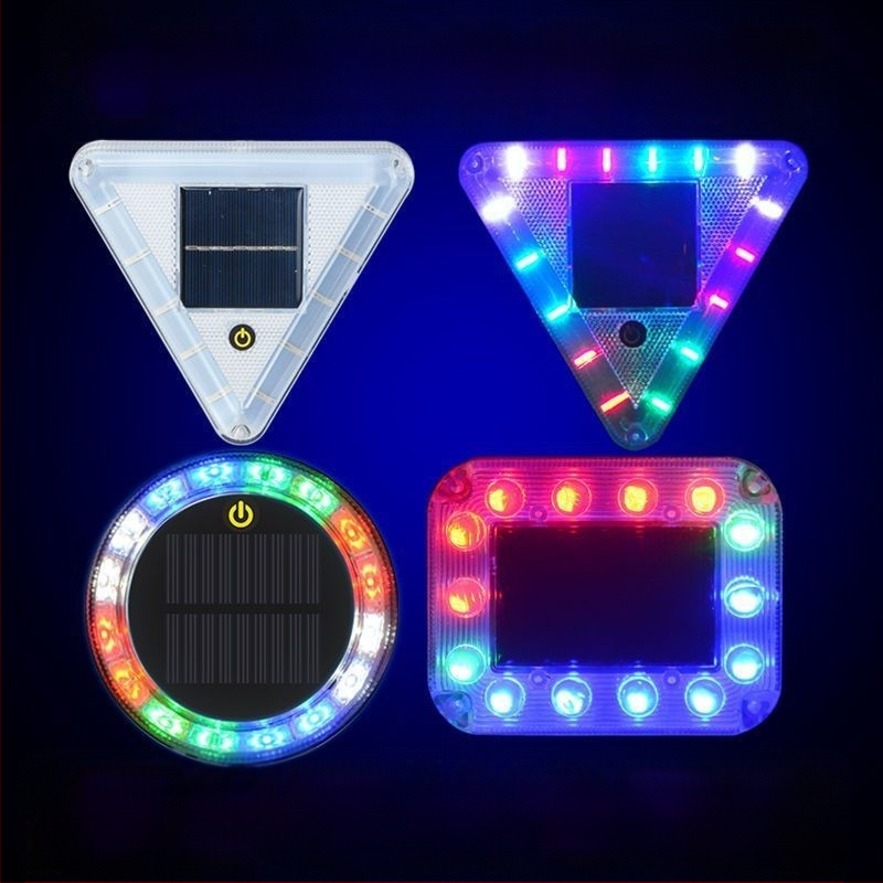 LED zadné svetlo nákladného auta so solárnym blikaním, anti-tailgating, silné magnetické uchytenie, 12-24V