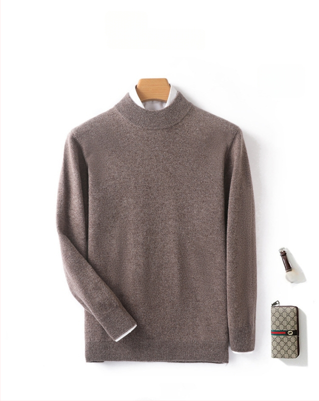 Pánsky sveter z 100% vlny, polovične vysoký golier, dlhé rukávy, priliehavý strih, zima