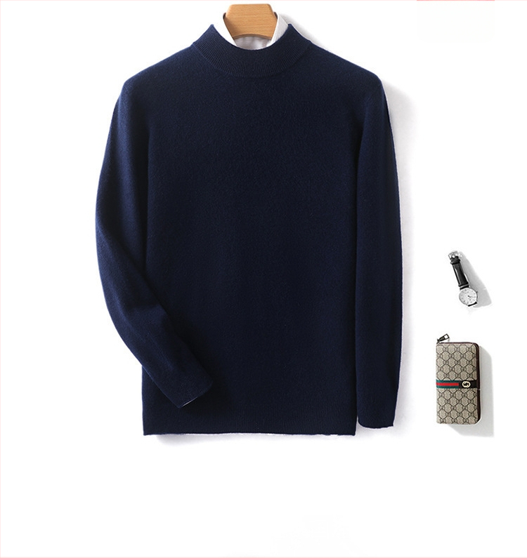 Pánsky sveter z 100% vlny, polovične vysoký golier, dlhé rukávy, priliehavý strih, zima