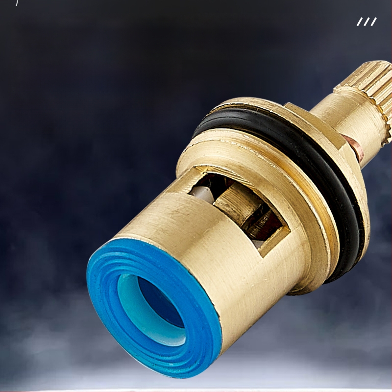 Meďový jadrový ventil pre kuchynský kohútik – univerzálne horúce/studené, rýchle otvorenie, trojuholníkový ventil, keramické vnútorné jadro