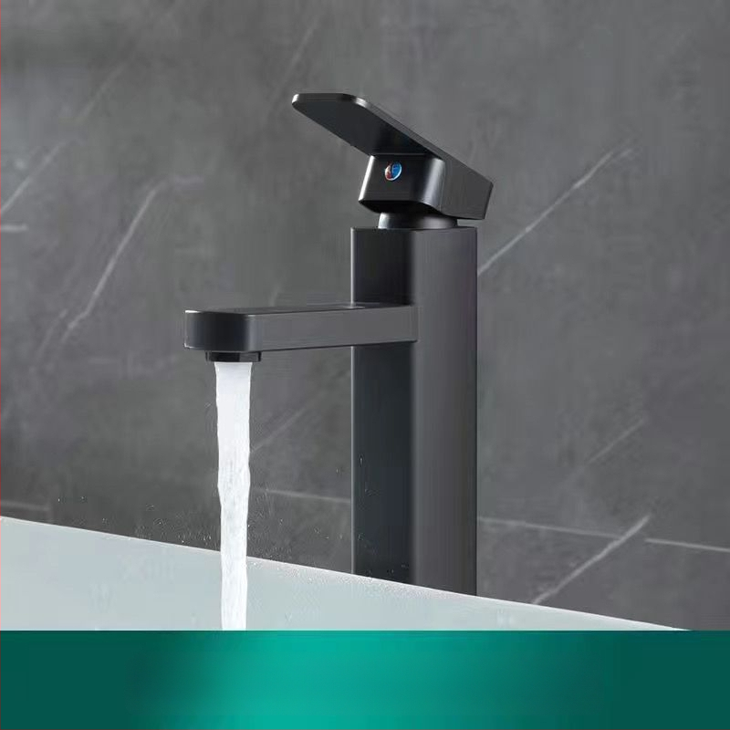 Umývadlový batéri do kúpeľne – meďné telo, keramický disk ventilu, povrch pečený náterom, špirálové otvorenie, jednospojový systém