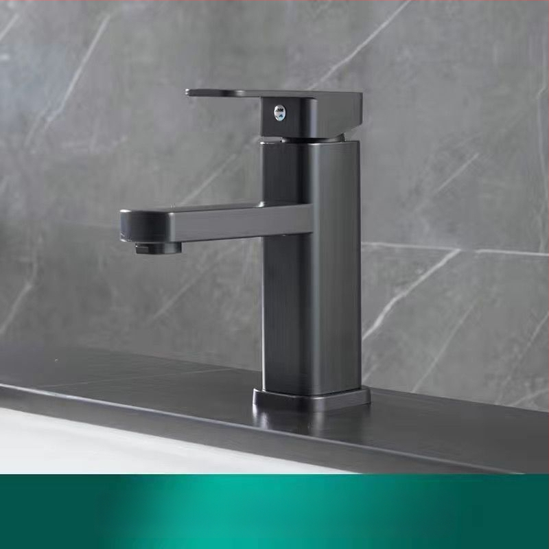 Umývadlový batéri do kúpeľne – meďné telo, keramický disk ventilu, povrch pečený náterom, špirálové otvorenie, jednospojový systém