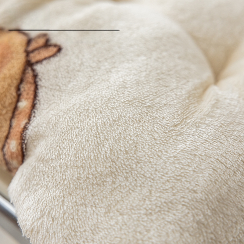 Protizmyslová sedacia podložka na stoličku – plyšový materiál, výplň PP bavlna, vzor roztomilých zvierat, moderný minimalistický štýl