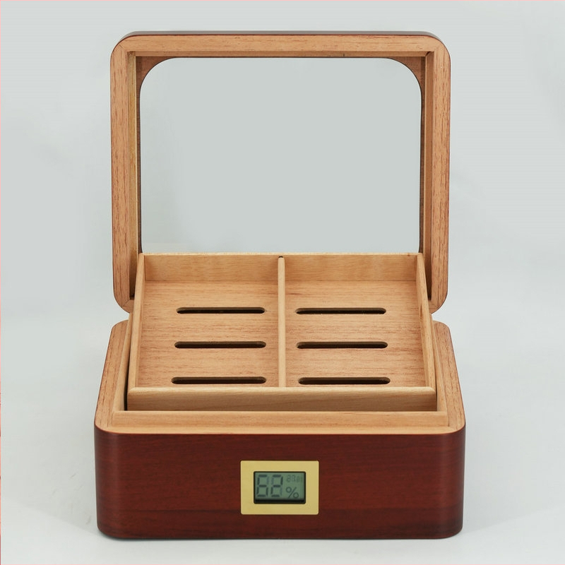 Arcová drevená krabička na cigare s priehľadným okienkom, viacvrstvovými priečkami a zvlhčovacou funkciou