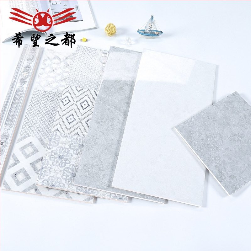 Glazovaná porcelánová dlažba pre kuchyňu a kúpeľňu, lesklý povrch, protišmyková a odolná voči opotrebeniu, nasiakavosť 0,5%, pevnosť v tlaku 2000