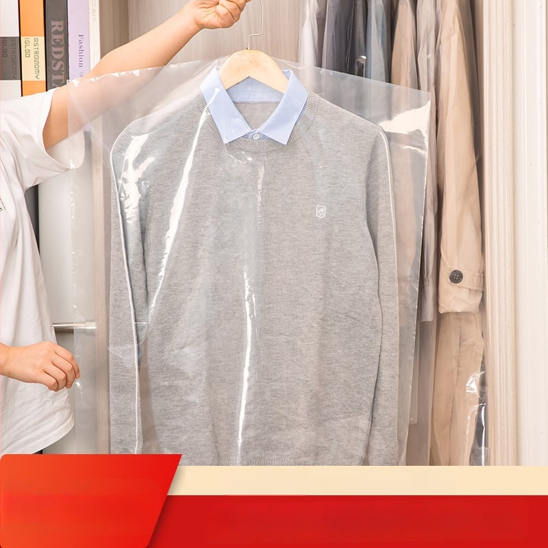 Plastová taška na odevy s ochranou proti prachu a vlhkosti, moderný minimalistický dizajn, vhodná na uloženie spodného prádla počas cestovania aj v spálni.