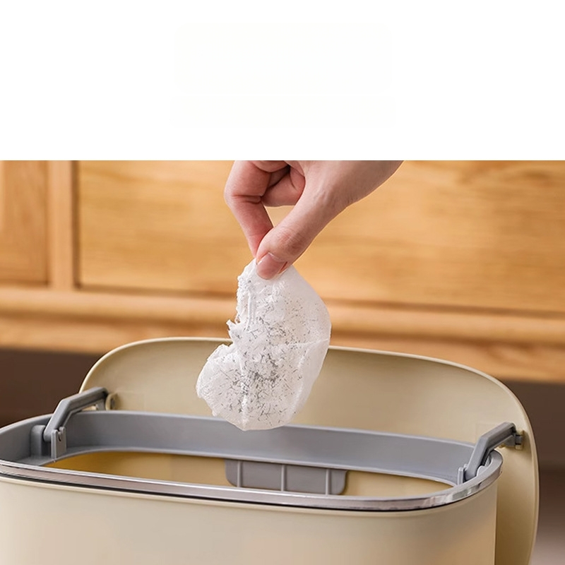 Univerzálne jednorazové ochranné krytie kolies kufra — netkaná textília, elastické, vhodné pre kufre, stoly a kreslá