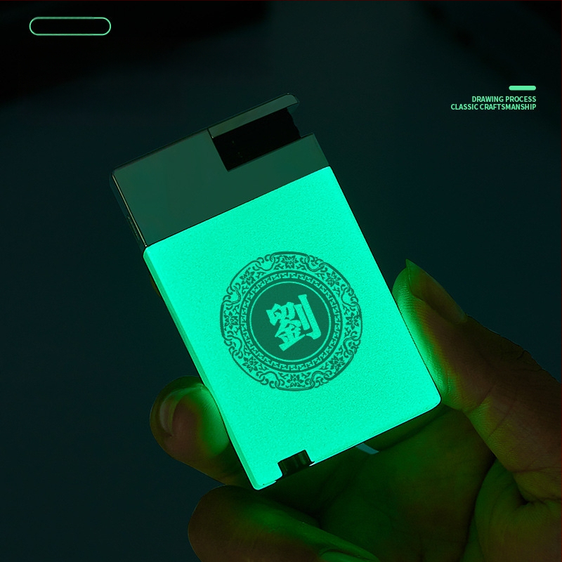 Ultra tenká kovová zapaľovač s tlačou loga, dekoratívna a zberateľská, s možnosťou personalizácie