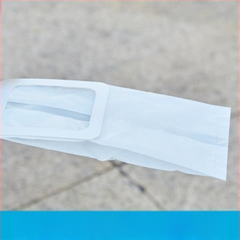 Dispenser tašiek na psov s klipom a automatickým zásobovaním (Plast; Model 48931157; Balenie: 20 ks)