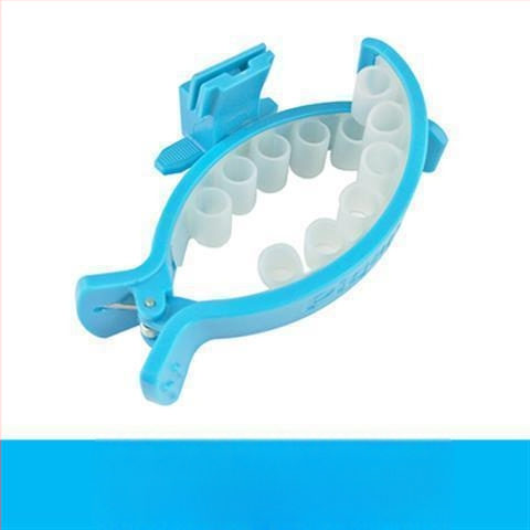 Dispenser tašiek na psov s klipom a automatickým zásobovaním (Plast; Model 48931157; Balenie: 20 ks)