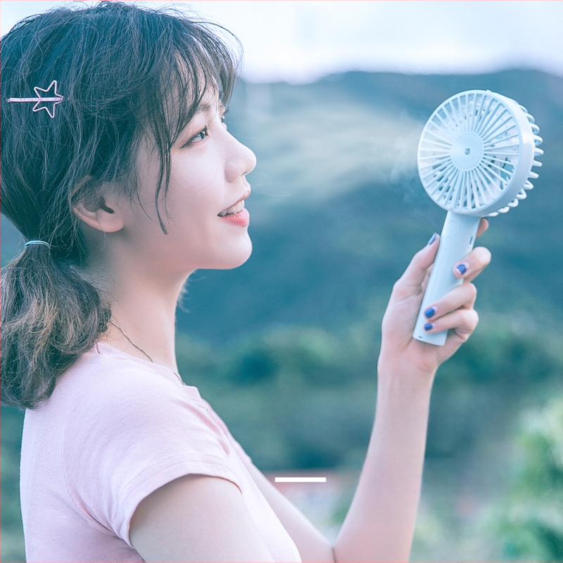 Ručný USB mlhový ventilátor s vodnou hmlou – 3 rýchlosti, bezkartáčový motor, vymeniteľná batéria 1000–1200mAh