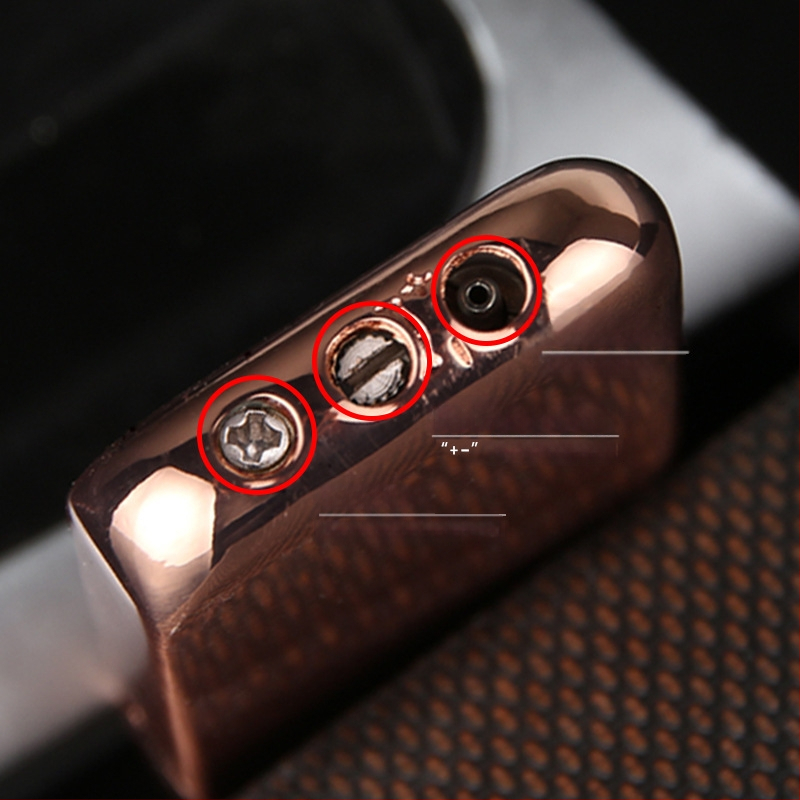 Zapaľovač s kovovým telom, butánové palivo, vetruodolný dizajn, s potlačeným logom