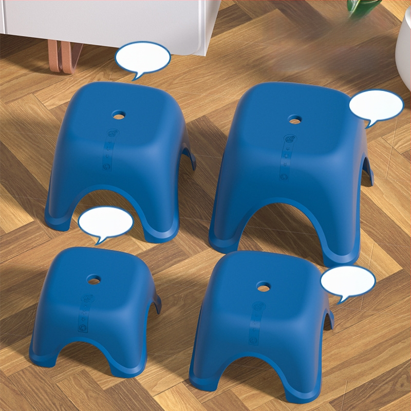 Stolička, minimalistický plastový štvorcový dizajn, nesklada sa; pôvod Jieyang; kód produktu 5096; cezhraničný vývoz: Áno; dovoz: Nie