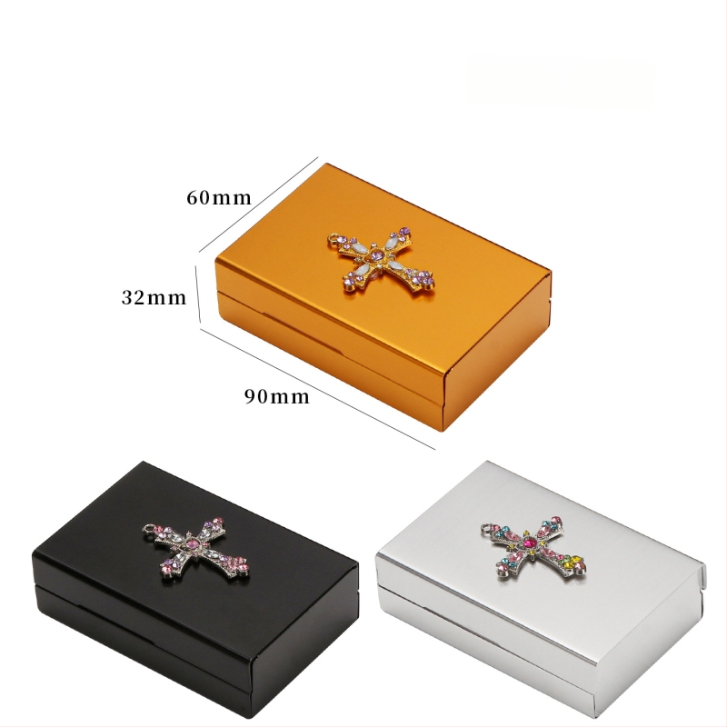 Kovový obal na cigarety s posuvným krytom, kapacita 20 cigariet, lesklý povrch, moderný minimalistický štýl, Futeng značka