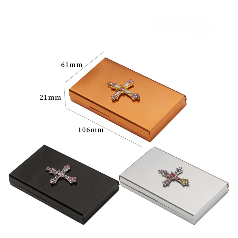 Kovový obal na cigarety s posuvným krytom, kapacita 20 cigariet, lesklý povrch, moderný minimalistický štýl, Futeng značka