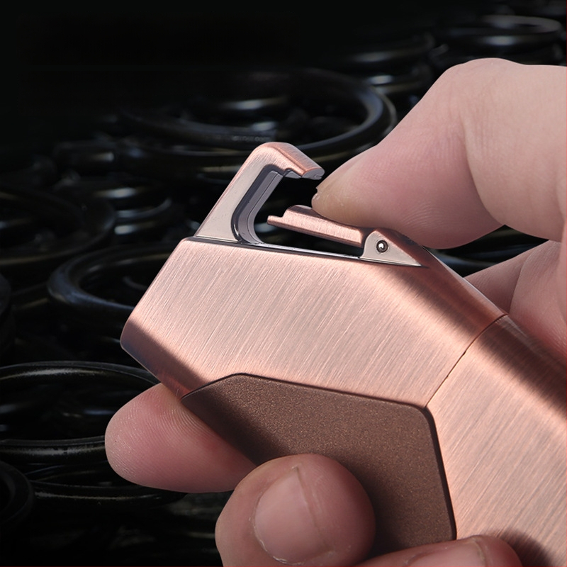 Vetruodolný kovový zapalovač s kľúčenkou, butánové palivo, tlač loga k dispozícii