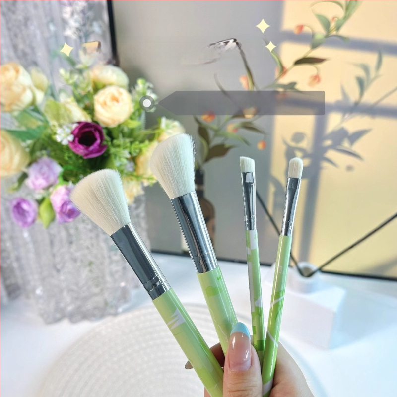 Keqi mini 4 pintslite komplekt – kaasaskantav reisi komplekt pehmete sünteetiliste karvadega, silmavarju pintsel ja jumestuspintsel