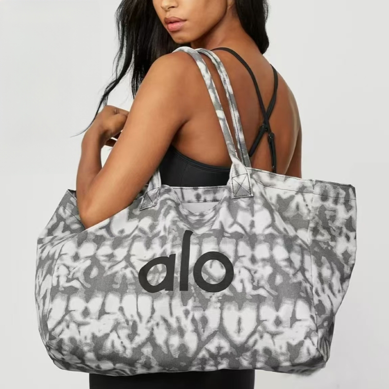 Kanvas tote kott, linnaline minimalistlik stiil, ristkülikukujuline kuju, magnetlukuga avamine, sisemine tasku telefonile ja dokumentidele