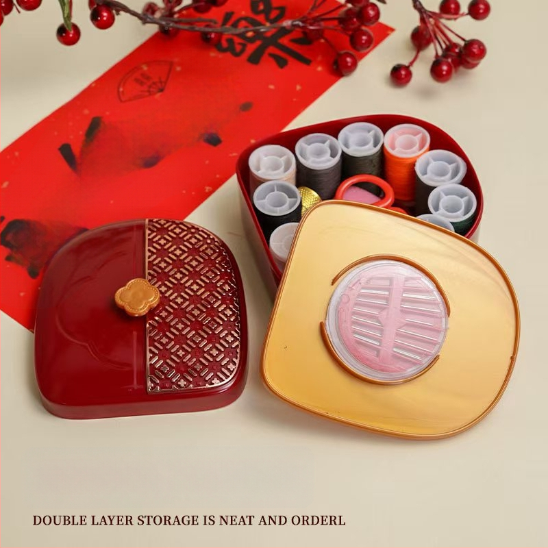 Jaunosios siuvimo rinkinys dėžutėje – plastikinė, dovanų dėžutė, kiti vestuviniai reikmenys, vestuvėms