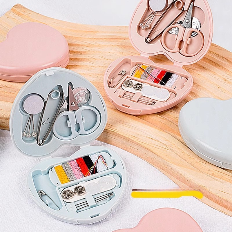 Õmbluskomplekt - Südamekujuline mini reisikast, kaasaskantav ja praktilised õmblustööriistad, 500 tk, 0,02 kg, Uus Hiina stiil