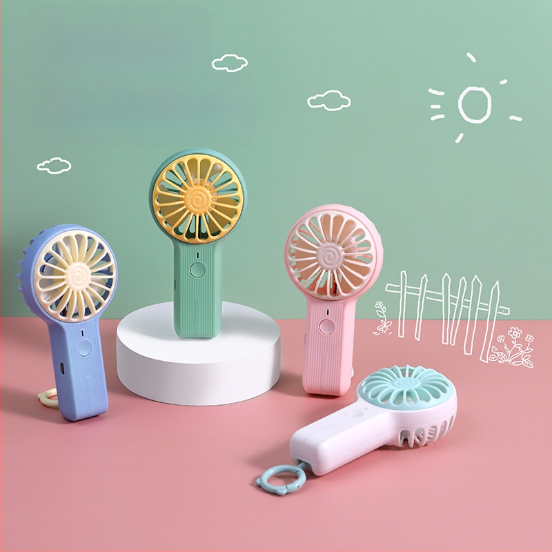 Mini rankinis ventiliatorius su plastiko korpusu, modernus paprastumo dizainas, tylus veikimas, nešiojamas – studentams, kelionėms, biurui ir bendrabūčiui