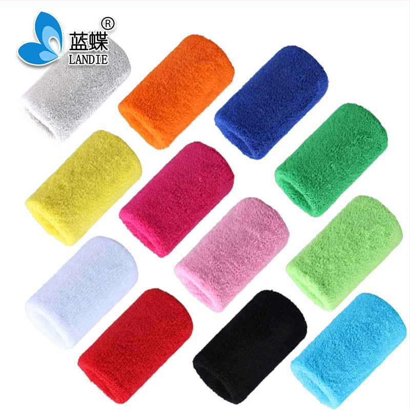 Täiskasvanutele randmekaitse – puuvillast-elastaan-lateksi-nyloni segu, higistamist imendav, sobib korvpallile, tennisile, sulgpallile ja võrkpallile; pakendis 500 tk