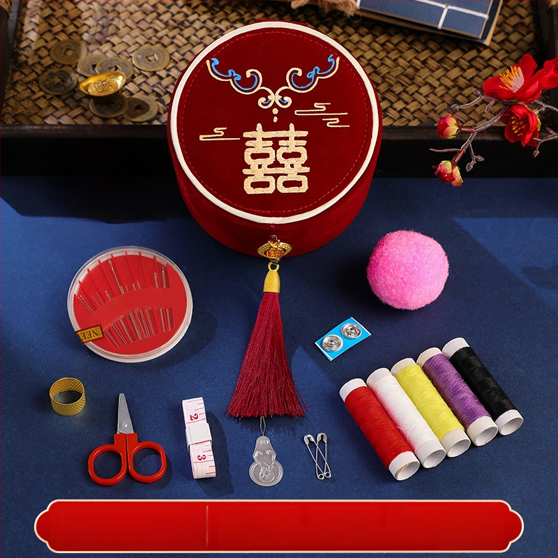 Vestuvių siuvimo dėžutė - Audinio siuvimo rinkinys nuotakai | Prekės ženklas: Romantic happy event | Prekės kodas: Wedding sewing box | Medžiaga: Audinys | Priedai: Siuvimas