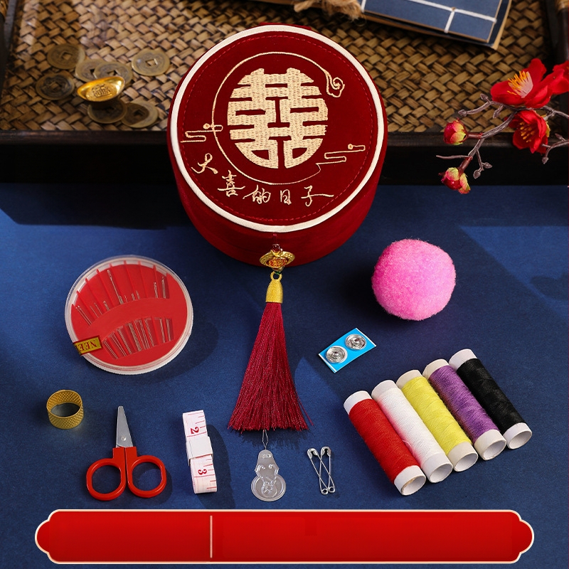 Vestuvių siuvimo dėžutė - Audinio siuvimo rinkinys nuotakai | Prekės ženklas: Romantic happy event | Prekės kodas: Wedding sewing box | Medžiaga: Audinys | Priedai: Siuvimas