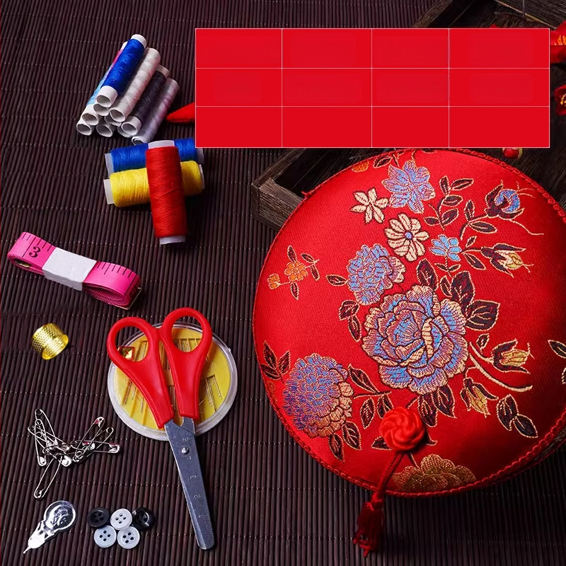 Vestuvių siuvimo dėžutė - Audinio siuvimo rinkinys nuotakai | Prekės ženklas: Romantic happy event | Prekės kodas: Wedding sewing box | Medžiaga: Audinys | Priedai: Siuvimas