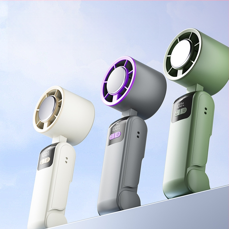 Rankinis sulankstomas aušintuvo ventiliatorius su bešepiniu varikliu, 3.7V 5W, įkraunama ličio baterija 1200–2000 mAh, triukšmas iki 36 dB, bežingsnė greičio reguliavimas, svoris 250 g, matmenys 185×65×65 mm