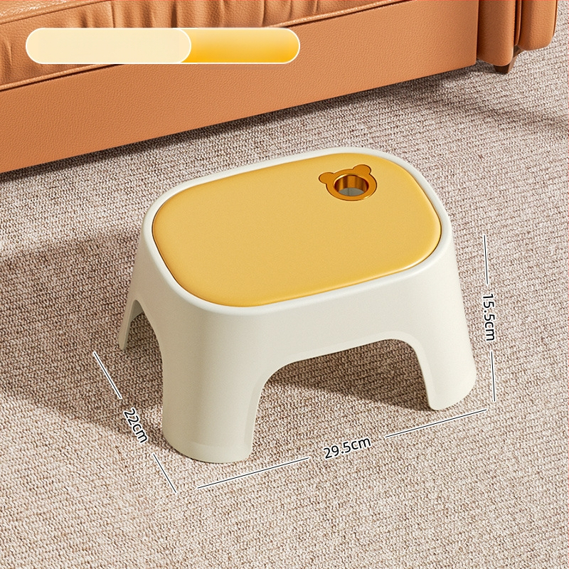 Plastikust taburet, mudel C4413A, mitte kokkupandav, koduseks kasutamiseks.