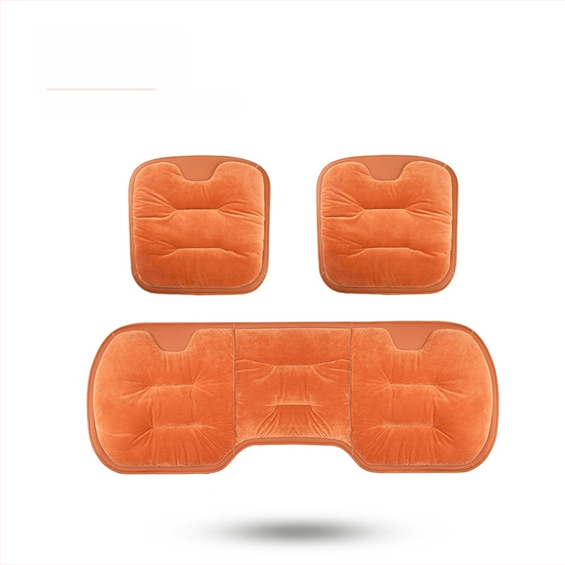 Automobilio sėdynės pagalvėlė - paviršius: vilnonė megztinė; užpildas: flanelės medvilnė; žiemai; komplektas iš kelių dalių