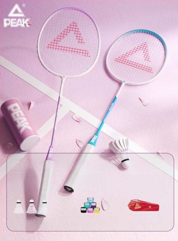 Peak badminton raketė, itin lengvas anglies pluošto rėmas, svoris 95–100 g, rankenos storis G4, raketės tipas: tiesus