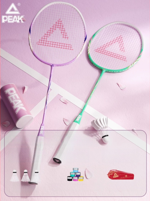 Peak badminton raketė, itin lengvas anglies pluošto rėmas, svoris 95–100 g, rankenos storis G4, raketės tipas: tiesus