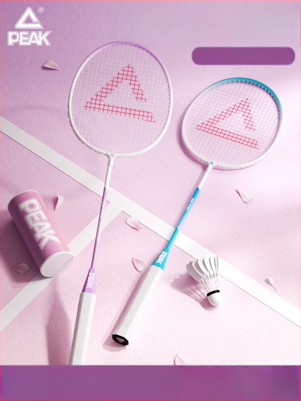 Peak badminton raketė, itin lengvas anglies pluošto rėmas, svoris 95–100 g, rankenos storis G4, raketės tipas: tiesus