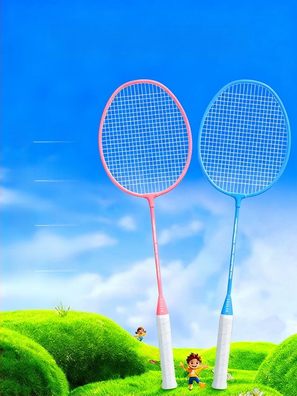 Badminton raketė, plieno lydinio rėmas, nailono virvės, svoris 95–100 g, tiesus kotas, vidutinis standumas