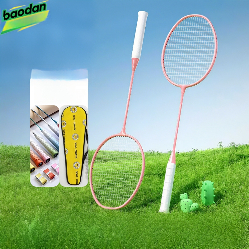 Badminton raketė, plieno lydinio rėmas, nailono virvės, svoris 95–100 g, tiesus kotas, vidutinis standumas